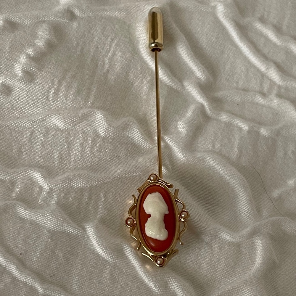 Avon Cameo Pin Stick